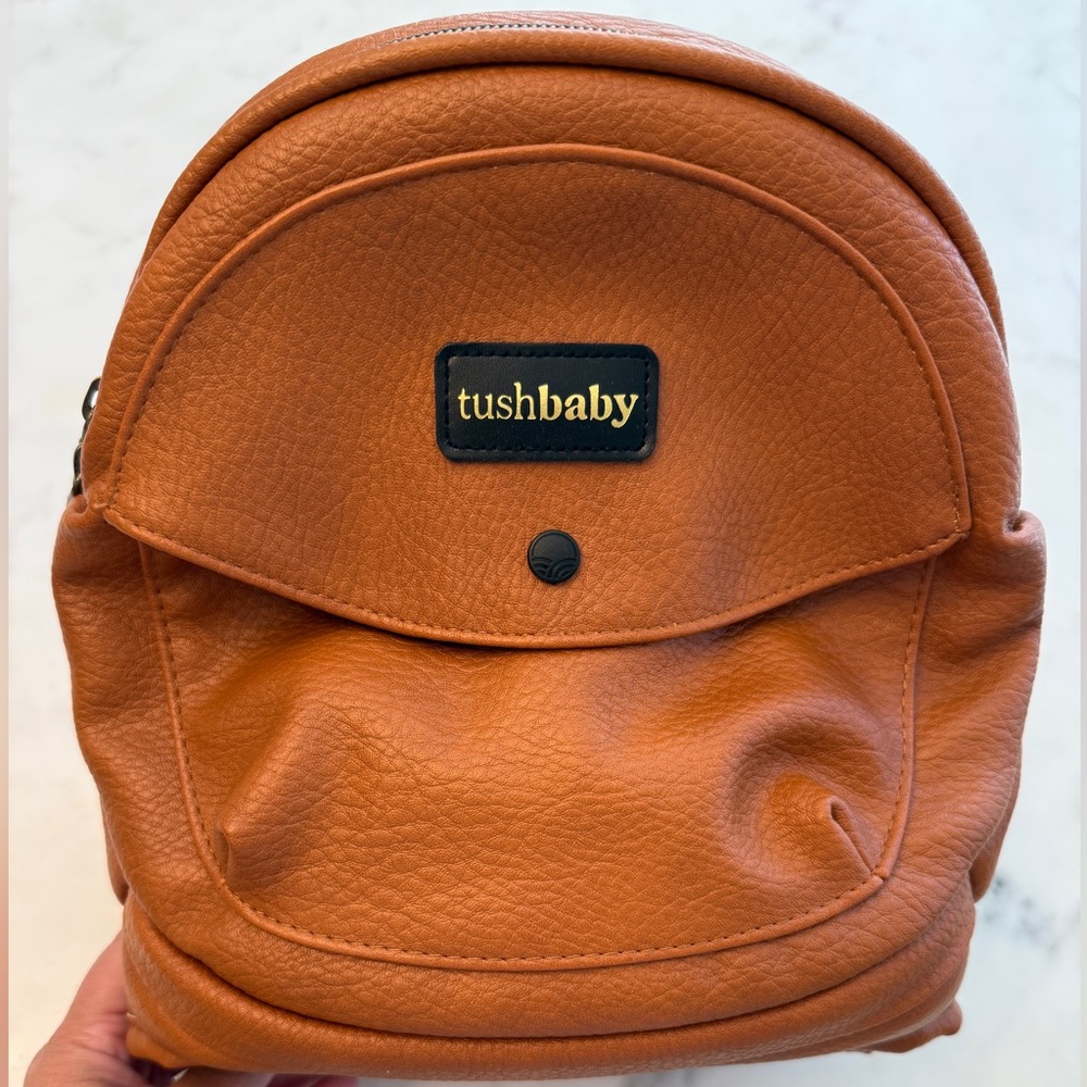 Tushbaby Hip Carrier- Vegan Leather Cognac